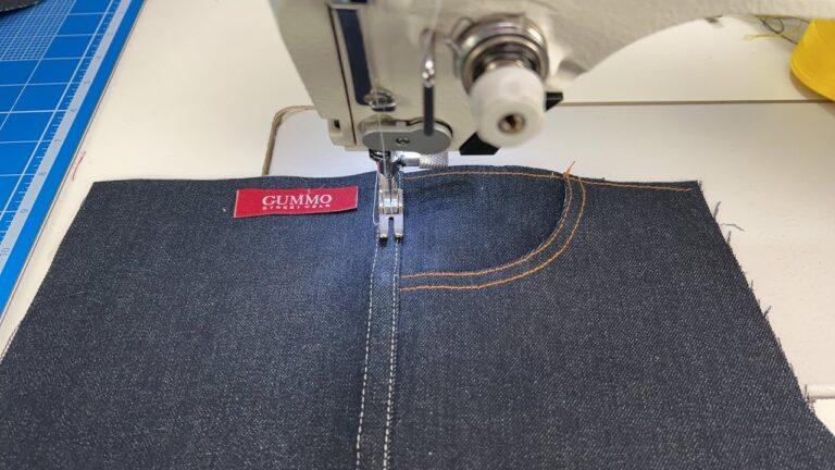Técnicas Esenciales de Costura para Pantalones de Mezclilla